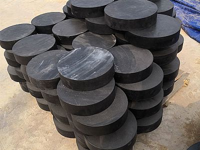 朝阳板式橡胶支座由若干层橡胶片与薄钢板经加压硫化